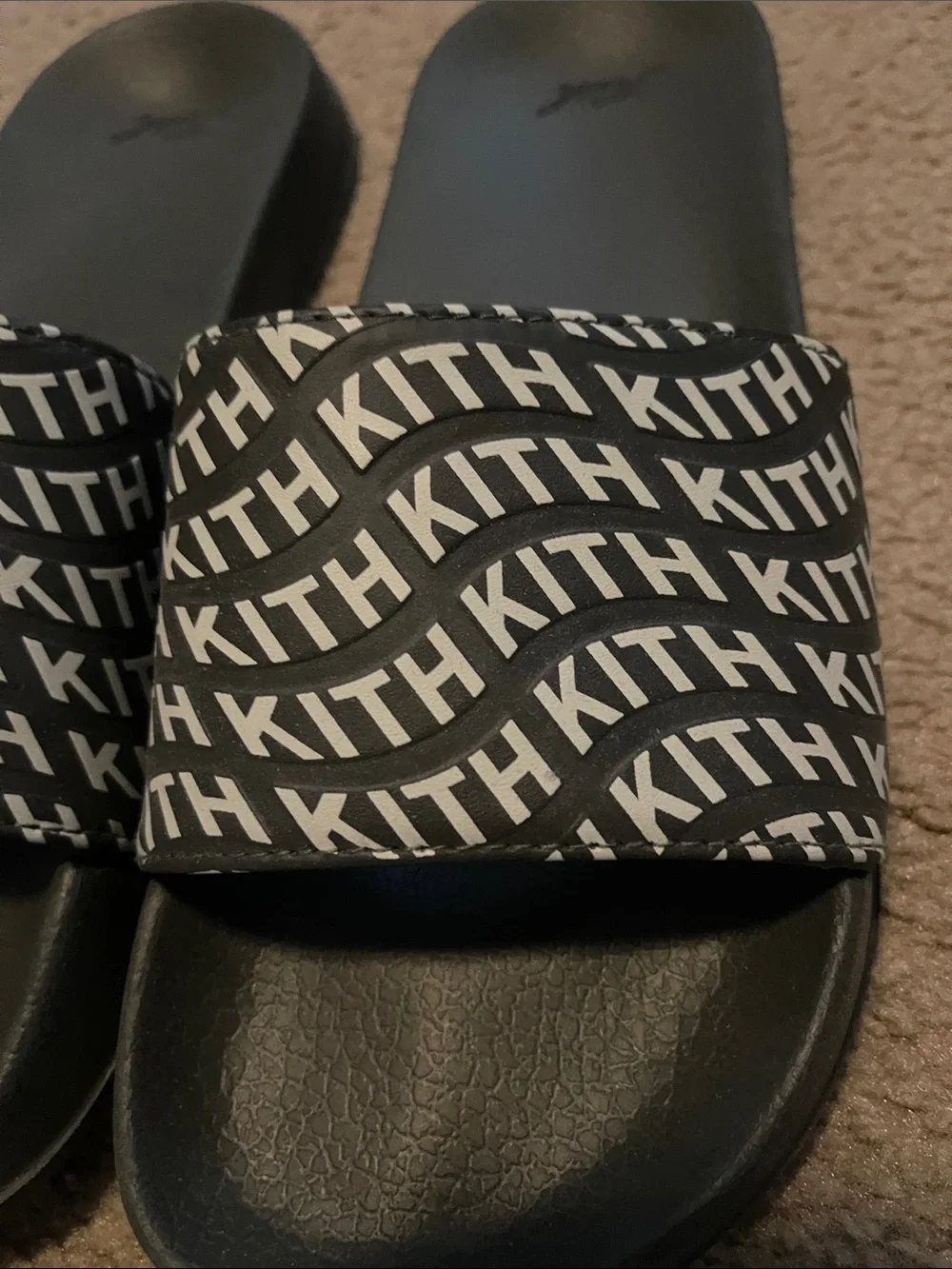 KITH Green Men’s Logo Slide Sandals.  Size 10